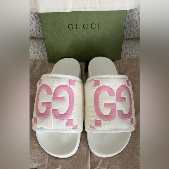 Pre-Fall 2023 Collection Gucci GG Demetra slide. Size 7. Gucci Box and Bag - Picture 1 of 7